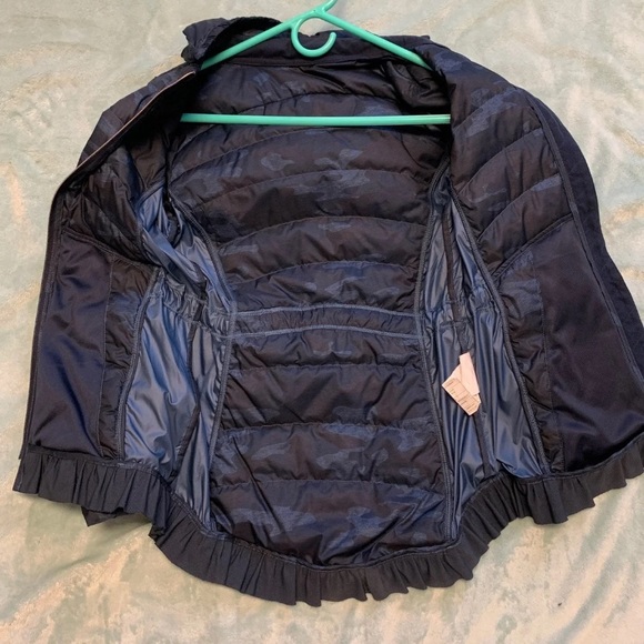 Lululemon Spring Fling Camo Coat - Picture 5 of 7